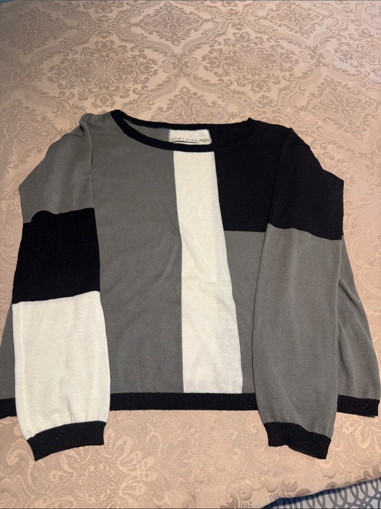 Alice + Olivia Sweaters - Alice and Olivia Paneled Crewneck Sweater in Gray, Black & White